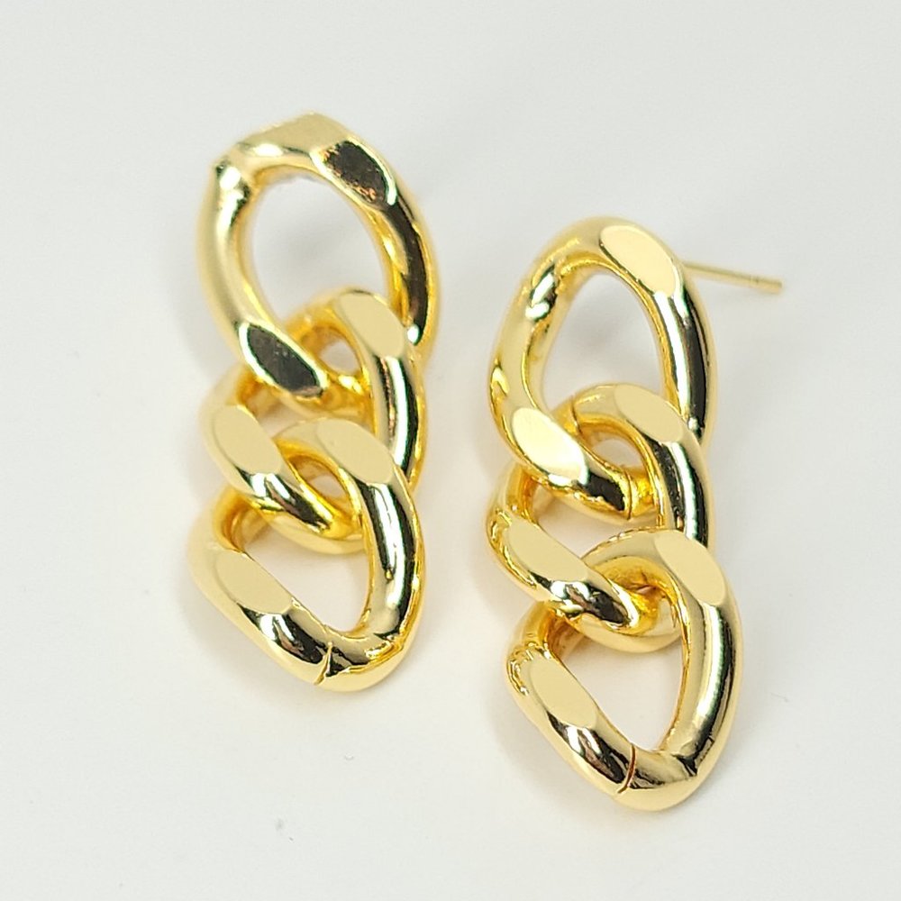 NWT Chic Curb Chain Dangle Drop Earrings NEW - Picture 3 of 10
